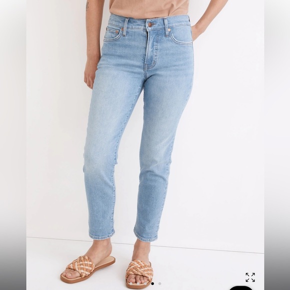 Madewell High-Rise The Perfect Vintage Straight Leg Jean - Alderton Wash - Picture 16 of 16